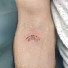 Love Wins Tattoo Feita Pela Sarah Azalini Sarah Azalini Orcamento Rainbow Tattoos Tattoos Pride Tattoo