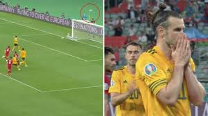 Gareth Bale Skies Penalty Vs Turkey With One Of The Worst Spot Kick S Of The Season