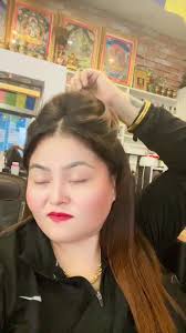 Nima Lama y Muskan Beauty Salon: Un Encuentro Único