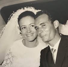 Na primeira foto, o casal Maria Thereza Calderaro e Mario Falcão. Moravam  ali na rua Abel Moraes (antiga Sete de Setembro). Pessoas queridas e ativas  na comunidade. Ao lado, a filha do