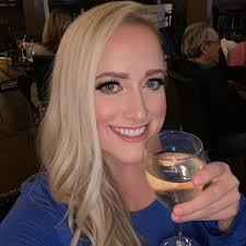 Brittany \\ Bookstagram \\ Romance Book Reviews