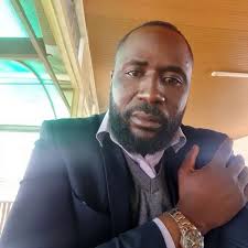 Hio mkono ya Kanyari inafanya nini huko chini?🤔