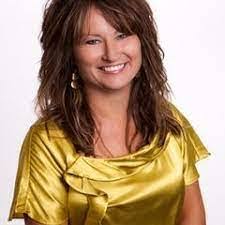 Wanda Carnes's Instagram, Twitter & Facebook