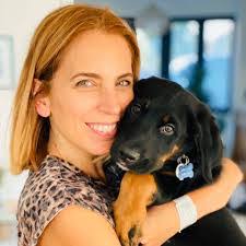 Lesley Napier's Instagram, Twitter & Facebook