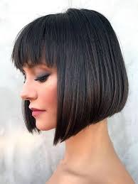 Model ini mirip dengan gaya rambut mohawk tetapi dengan sedikit ke samping membuat rambut ini terkesan stylist dan modern. Rambut Pendek Di Bagian Belakang Gaya Rambut Pendek 2021