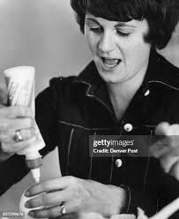 613 fotos e imágenes de alta resolución de Alpha And Omega