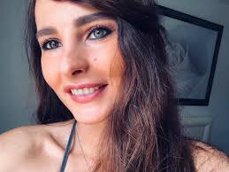 זה מהמם: תם ביקלס מתעדת אנשים ובעלי חיים שיש להם עין אחת כחולה ואחת חומה  https://bit.ly/2YdlnRA