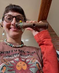 Almanya ve Danimarka'daki 🇩🇪🇩🇰 Orman ve Doğa Okulları eğitim gezimizin  bir gününde de sevgili Petra Jager'in @jaeger.petra evine misafir olduk ve  ilk oturumda Thomas Wittich @tomahaxx ile Bushcraft 101 dedik, eğlenceye  doyduk.