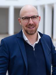 Prof. Dr. Fabian Karsch