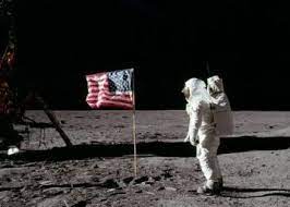 Neil alden armstrong (born august 5, 19301) is an american former astronaut, test pilot, aerospace engineer, university professor, united states naval aviator, and the first person to set foot upon the. Explorers For Kids Neil Armstrong
