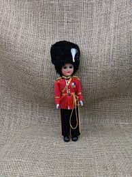Queen S Guard Souvenir Doll London England Souvenir Queens Guard Guard British Guard