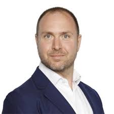 I'm happy to share that I've started my new position as an Associate at  J.P. Morgan! I'm looking forward to learning from and collaborating with my  new colleagues. This is a fantastic