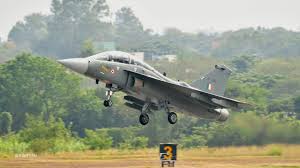 डिफेंस स्टॉक्स में तेजी: ऑर्डर बुक मजबूत होने से Data Patterns और Paras Defence में उछाल