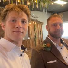 Aloha! My name is Dylan I'm from Hawaii and I love to surf. I'm majoring in  Physical Therapy. Down to meet anyone say wsg to me! ig: @ddjuey_