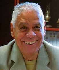 Colegio universitario reconoce trayectoria de escritor Luis Rafael Sánchez