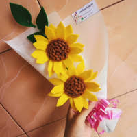 Jumlah kelopak 20panjang disesuaikan.jgn lupa follow saya @la.craft (menjual buket bunga, ganci nama, dll)music: Bunga Matahari Kain Flanel Tulisan