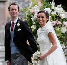 Pippa Middleton Ihr Hochzeitskleid Von Giles Deacon In Der Stilkritik Welt
