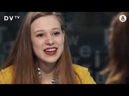 Chystala se na velké události i změny. Ma Manzela Pritele I Pritelkyni Polyamorie Neni Promiskuita Laska Je Neomezena Rika Tezka Youtube