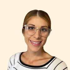 Kiersten Moore's Instagram, Twitter & Facebook