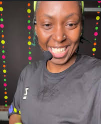 TMT Day 3 Amy and Dirkie Strength 1 🔥💪. Wow what an EMOM leg glute burner  with cardio in between. Love the motivation and the “sayings”