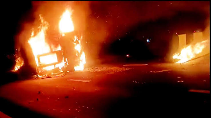 25 passengers charred to death after bus catches fire on Maharashtra's Samruddhi Expressway - The Hindu