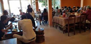 Shopee malaysia is a leading online shopping site based in malaysia that. Big Malaysia Group Picture Of Muslim Family Restaurant Siem Reap Tripadvisor