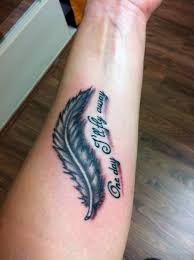 Weitere ideen zu tattoos feder, federtattoos, feder tattoo. Kawasakifahrer Geniale Feder Tattoos Von Tattoo Bewertung De