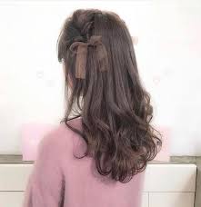きゅっと結ぶと恋の予感クリスマスにおすすめなリボンを使ったヘア