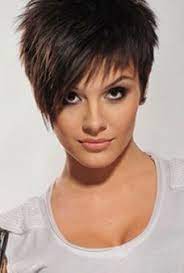 Haben sie ohnehin dickes haar, ist die grundlage durch das dicke haar müssen sie ihn auch nicht viel föhnen, weil er ohnehin mehr volumen hat. Freche Kurzhaarfrisuren Fur Schmales Gesicht Frisuren Kurze Haare Schmales Gesicht Freche Frisuren Kurze Haare Frisuren Kurze Haare Braun