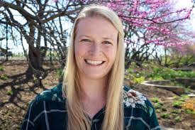 Ellen Royce's Instagram, Twitter & Facebook