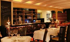 В 1887 перезахоронен в пантеоне ц. Rossini Hittfeld