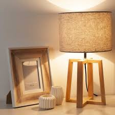 Ob für kinder oder erwachsene und in verschiedenen stils. Lampe Aus Kautschukholz Mit Graue Lampenschirm Hedmark Table Lamp Lamp Shade Lamp