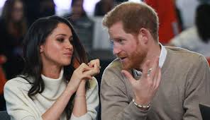 Die letzten vorbereitungen für die hochzeit des jahres laufen auf hochtou. Hochzeitstorte Von Harry Und Meghan Schmeckt Nach Fruhling News At