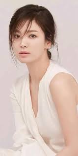 Etude House endorsers. #SongHyeKyo longest endorser. She endorsed it for 5  years from 2001 to 2006 before she became Laneige's endorser. (All  including Sulwhasoo are owned by Amore Pacific) 🥰 Jun Ji