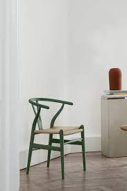 Maybe you would like to learn more about one of these? In Jedes Schlafzimmer Gehort Ein Stuhl Fur Getragene Kleider