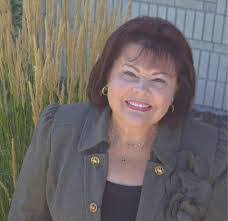 Lynette Hale's Instagram, Twitter & Facebook