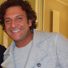 Certo come no mai una proposta dove invece si tagliano i loro stipendi d'oro