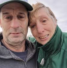 Wendy Hetzel's Instagram, Twitter & Facebook