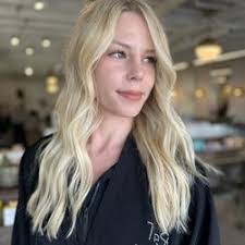 Candice Steadman's Instagram, Twitter & Facebook