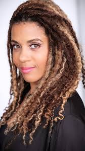 Tia Robinson's Instagram, Twitter & Facebook