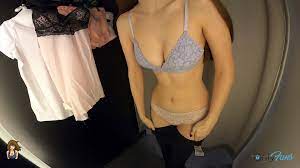 Shy_Lily flashing in changing room