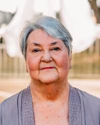 Linda Spooner's Instagram, Twitter & Facebook