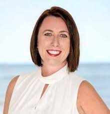 Jackie Thorne's Instagram, Twitter & Facebook