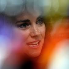 Kate toujours dans l'ombre, le prince William assiste seul aux funérailles  de son cousin