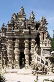 17 Batiments Surrealistes Qui Vous Couperont Le Souffle Batiment Surrealisme Les Regions De France