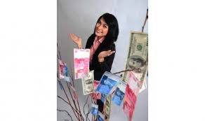 Saat ini investasi emas masih dianggap paling aman dan dinilai masih menguntungkan. Gaya Hidup Milenial Antara Gila Belanja Dan Investasi Republika Online