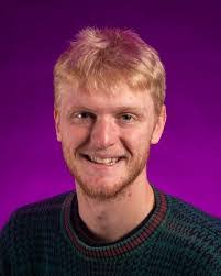 Dee Drake's Instagram, Twitter & Facebook