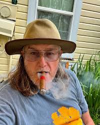 Thank you Doug Karttunen for my first cigar in weeks (bad sinus infection!  Sparky, Mike, Matthew, starting back with a Partagas Habana Serie D. No. 4  ain' a bad re-herfin' intro!