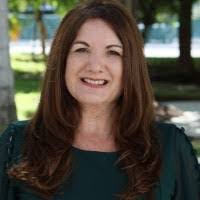 Adrianne Lara's Instagram, Twitter & Facebook