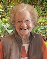 Lenore Wolf's Instagram, Twitter & Facebook